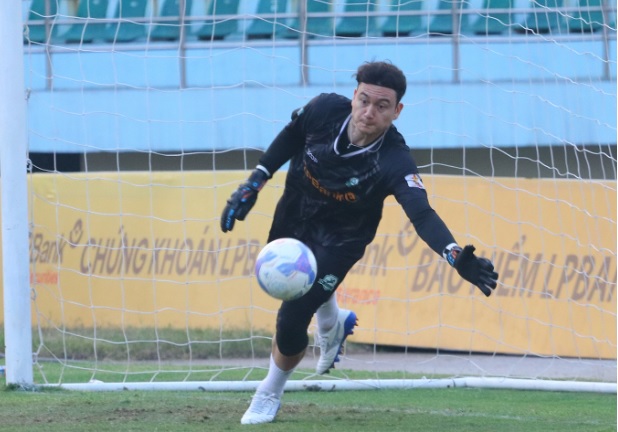 Văn Lâm vẫn chưa thể