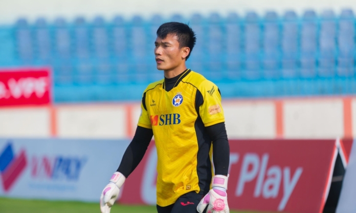 Bùi Tiến Dũng tự tin đấu Công Phượng trận play-off, sẵn sàng bắt pen