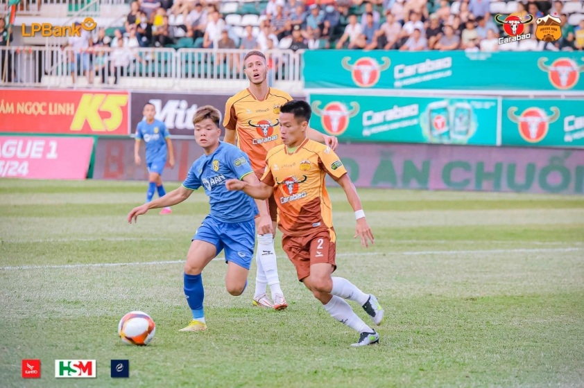 Lê Văn Sơn có thể chia tay HAGL ngay trong mùa hè này. Ảnh: CLB