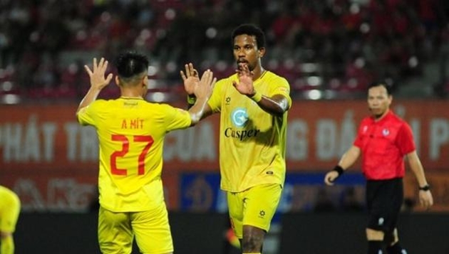 Nhiều đội bóng tại V-League dè dặt trong khâu chuyển nhượng.