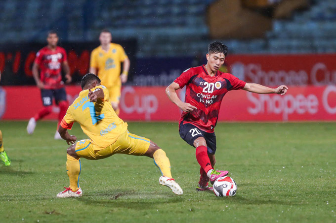 Phan Văn Đức có thể là cái tên tiếp theo. Ảnh: Minh Tuấn